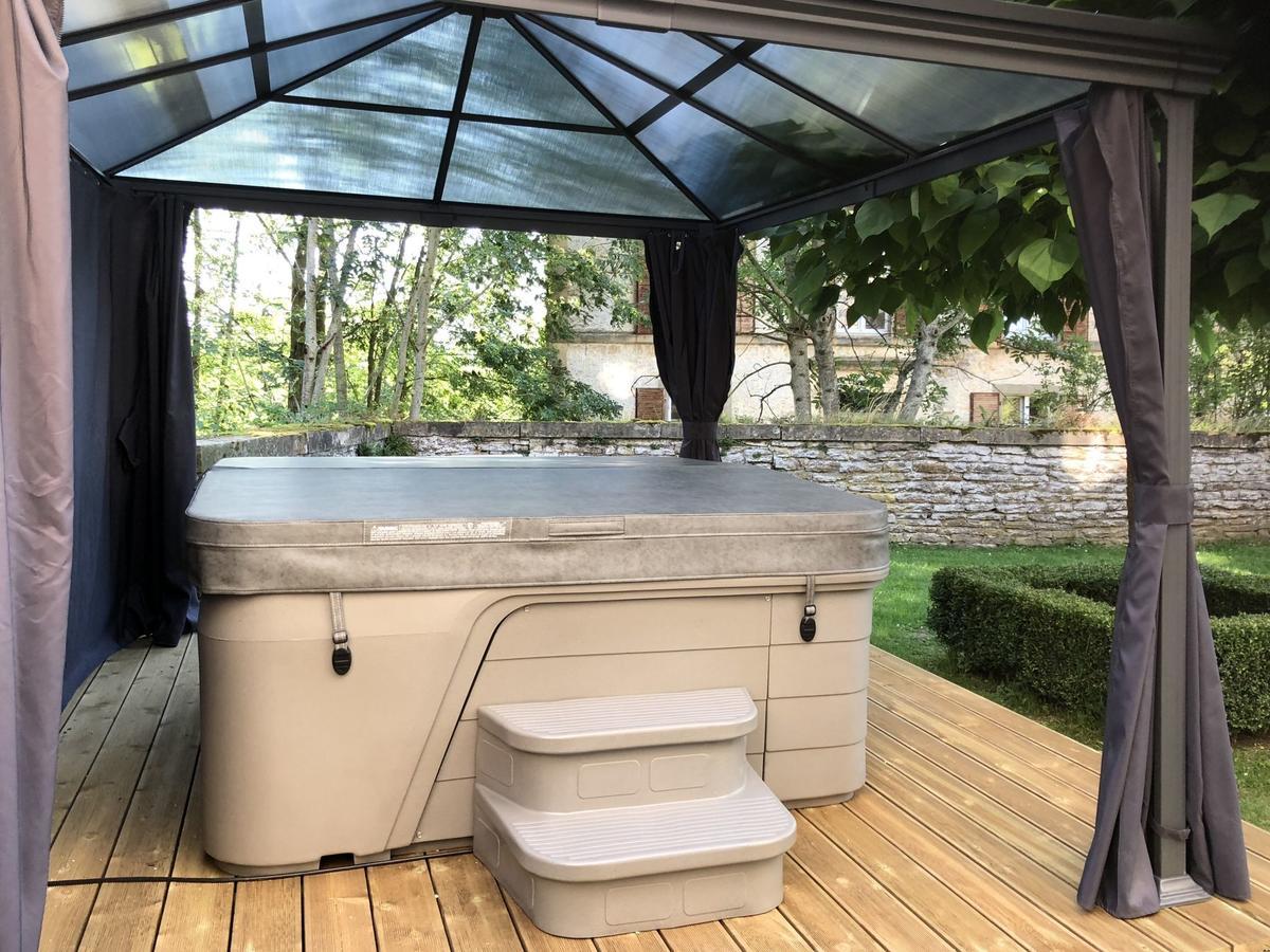 Unique Holiday Home In Virton With Jacuzzi Latour Εξωτερικό φωτογραφία